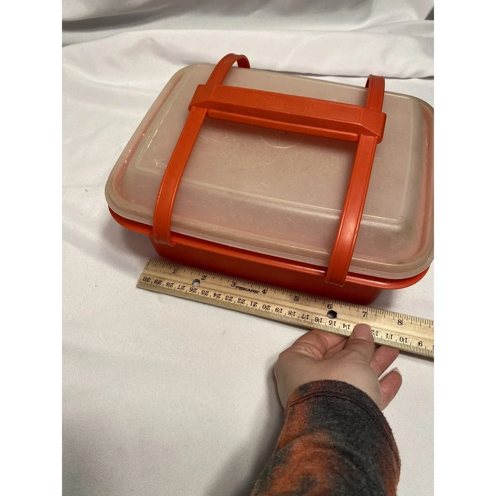 vintage‎ tupperware red container with handle